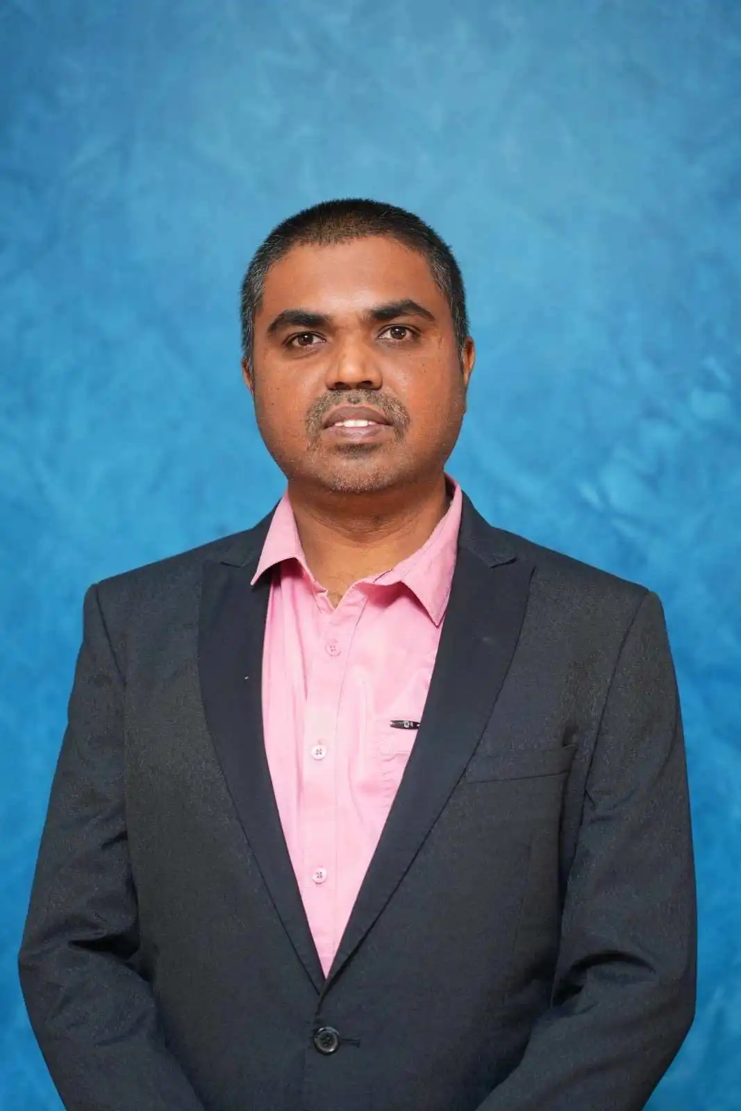 Dr. Ashish Balapur
